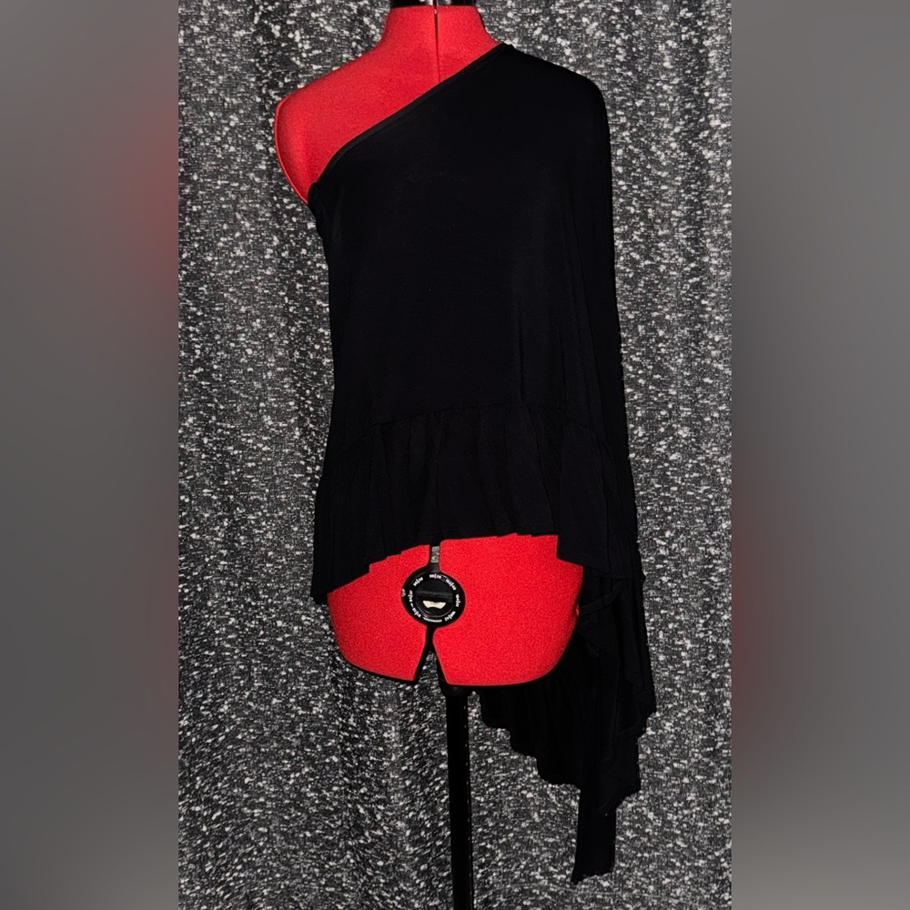 James & Joy black one sleeve blouse